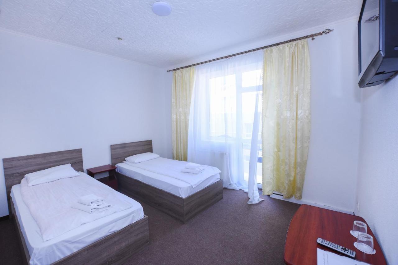 Hotel Continent Polyána Kültér fotó