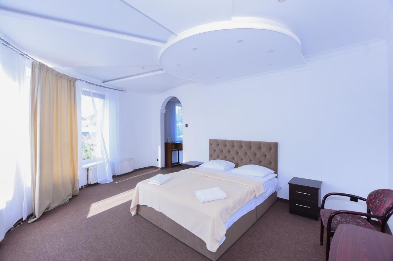 Hotel Continent Polyána Kültér fotó